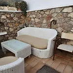 Hostel Pleasure Black Parissa Santorini