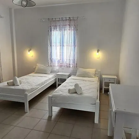 Pleasure Black Parissa Santorini *