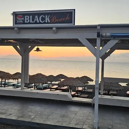 Pleasure Black Parissa Santorini אכסניה פריסה