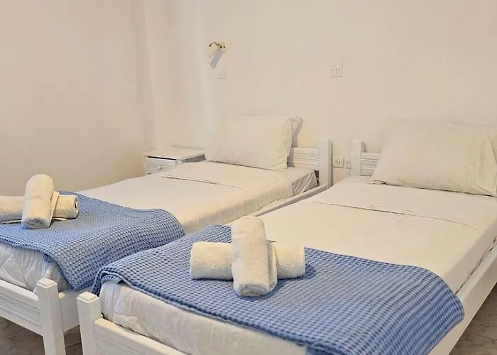 Pleasure Black Parissa Santorini *