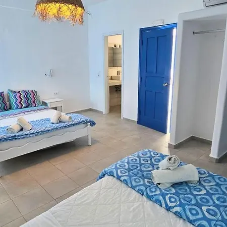 Pleasure Black Parissa Santorini Хостел Перисса