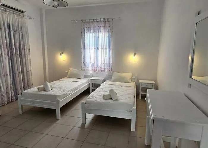 Pleasure Black Parissa Santorini *